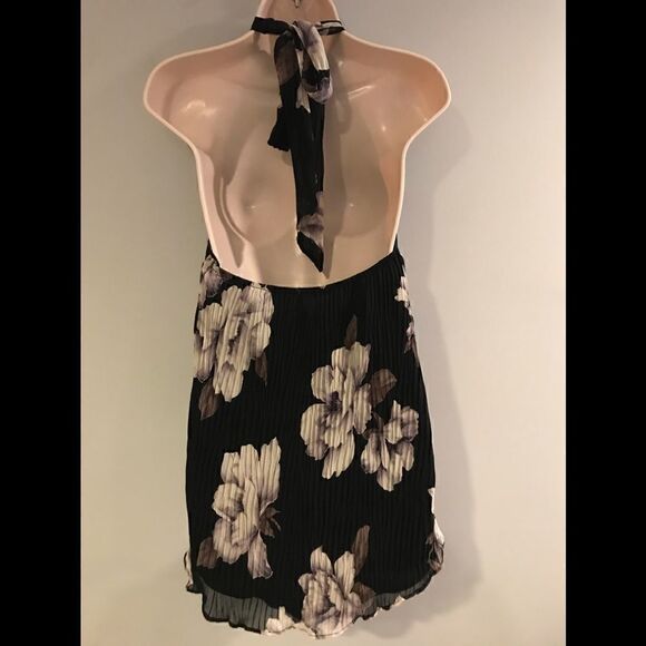 ASTR THE LABEL CRINKLE HALTER FLORAL TANK TOP S - Picture 4 of 6